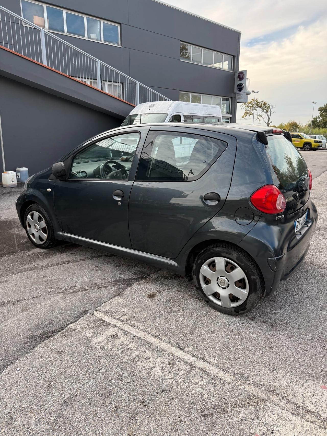 Toyota Aygo 1.0 12V VVT-i 5 porte Now