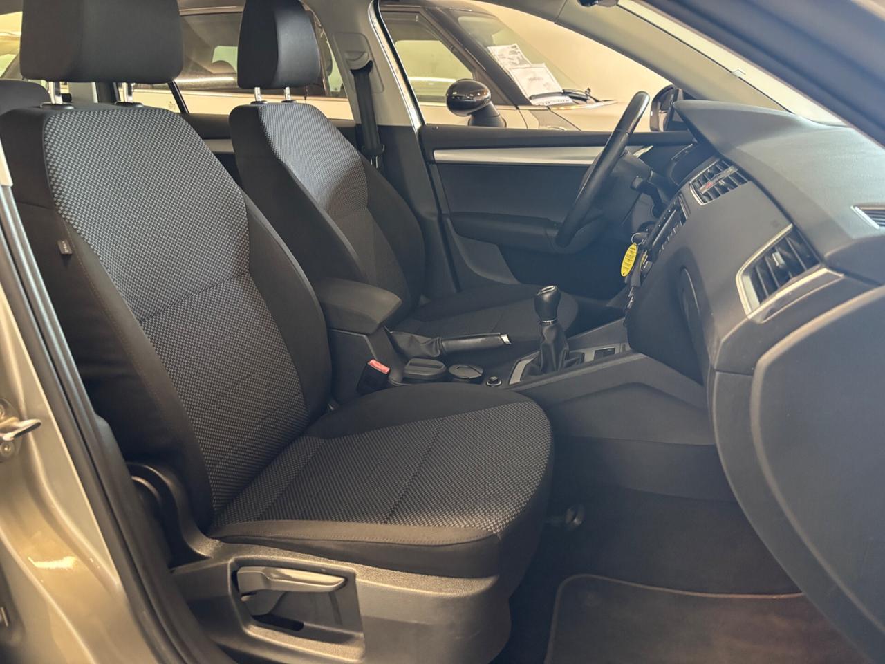 Skoda Octavia 1.6 TDI 105cv |OK NEOPATENTATI|
