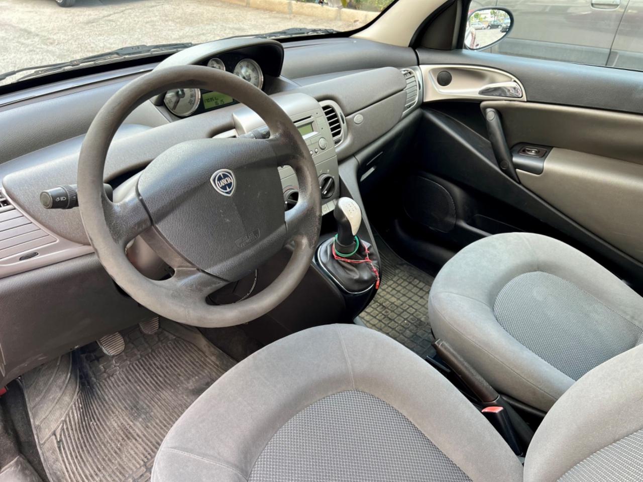 Lancia Ypsilon 1.3 MJT 90 CV Oro Plus