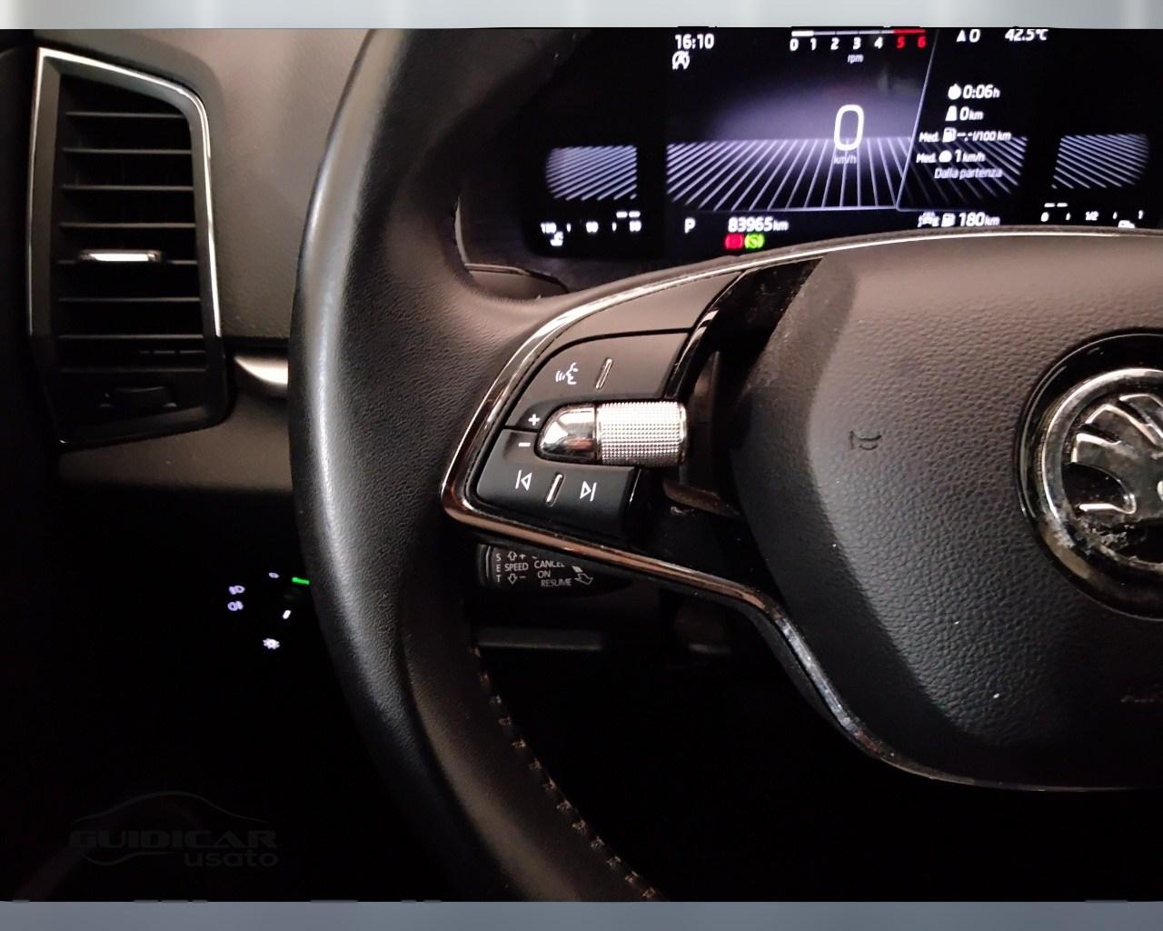 SKODA Karoq 2022 - Karoq 2.0 tdi evo Executive 115cv dsg