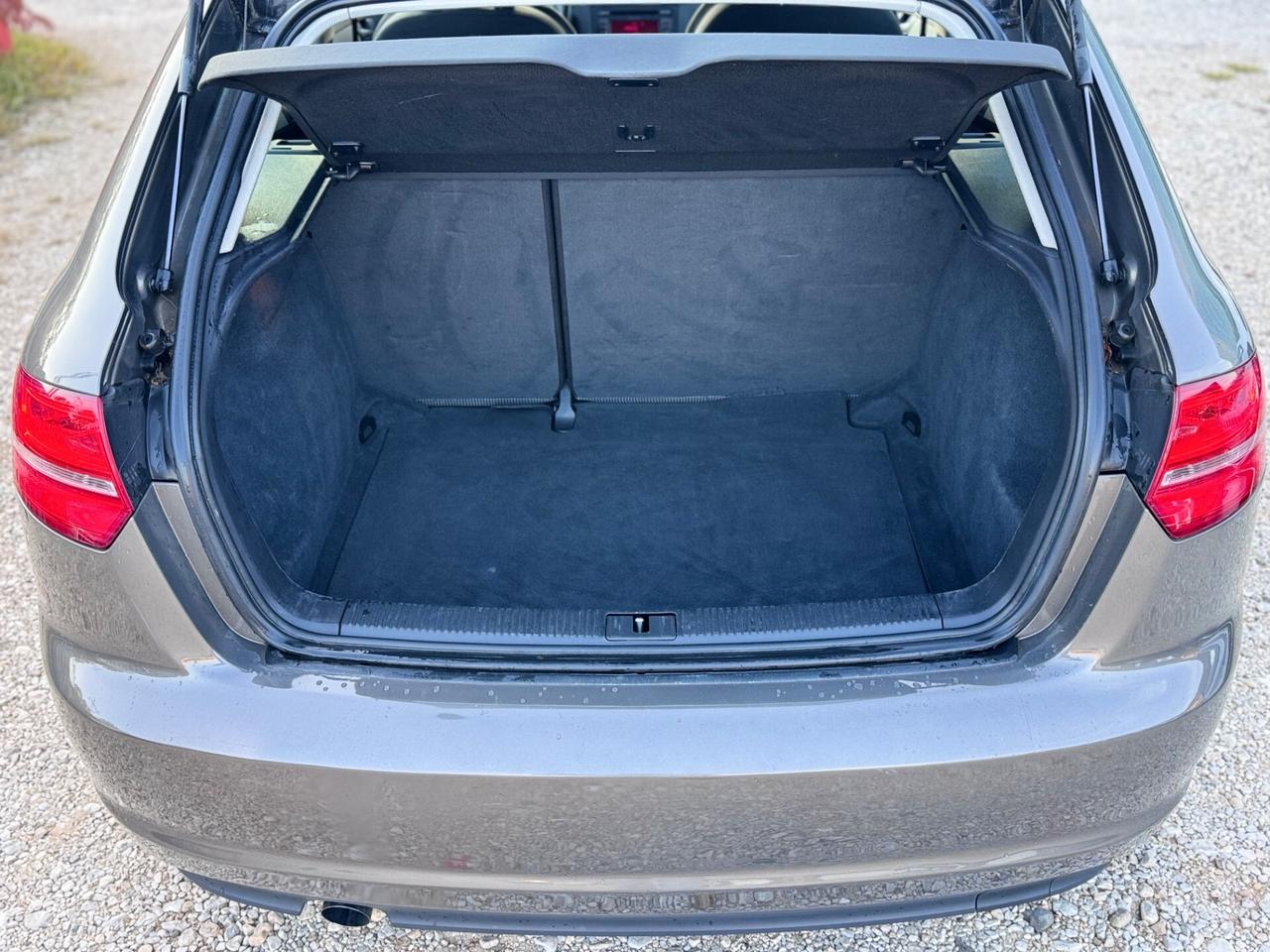 Audi A3 1.6 TDI 105CV S TRONIC NEOPATENTATI