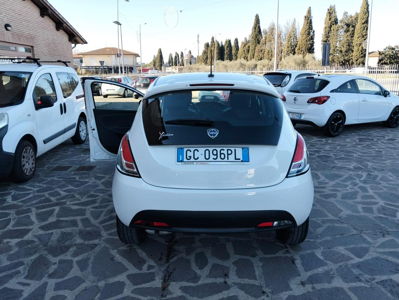 Lancia Ypsilon 1.2 69 CV 5 porte S&S Elefantino Blu