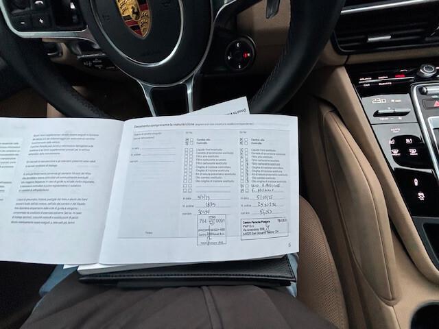 Porsche Cayenne Coupé 3.0 V6 E-Hybrid Platinum Edition 340CV