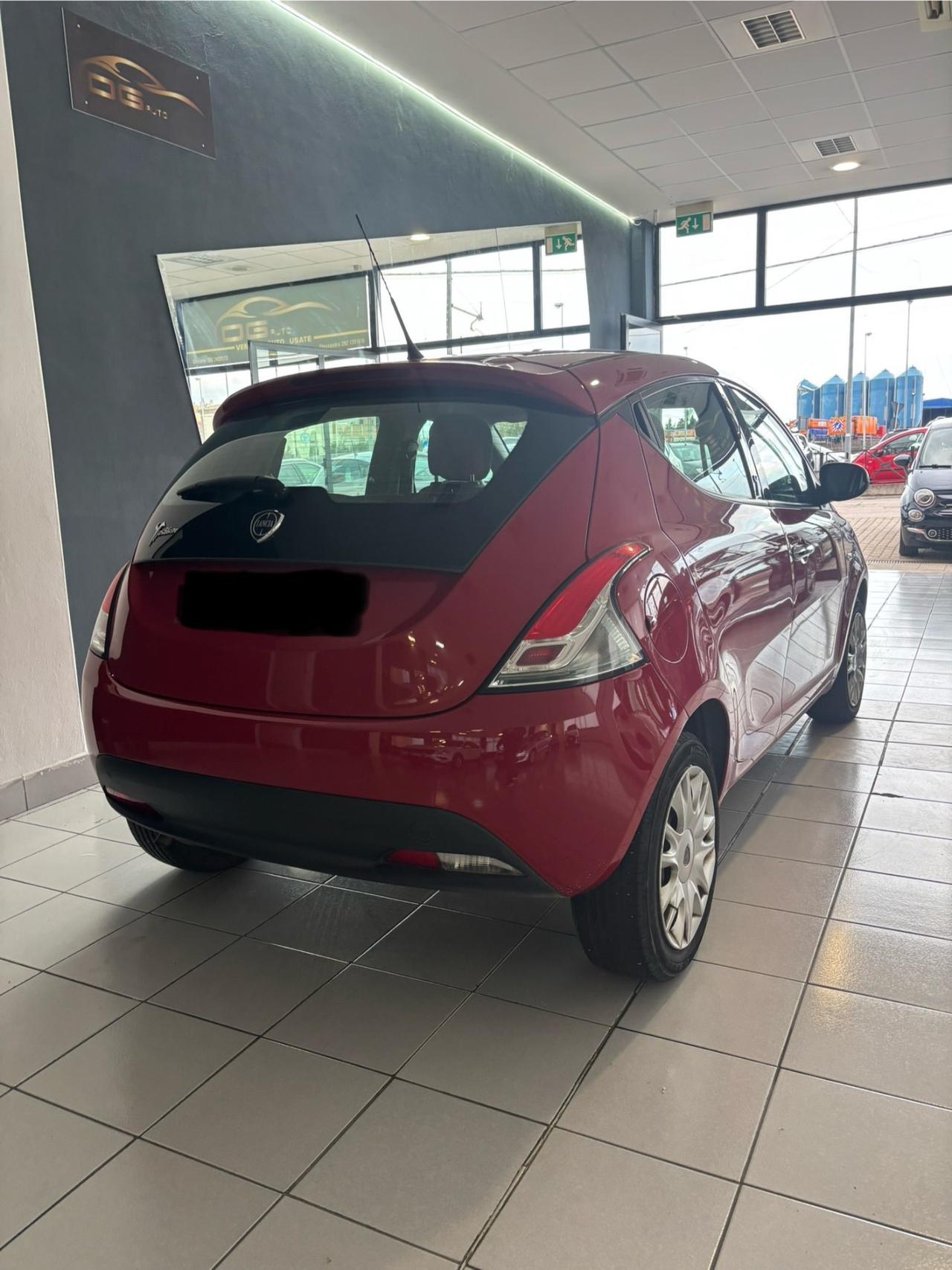 Lancia Ypsilon 1.2 69 CV 5 porte S&S Platinum