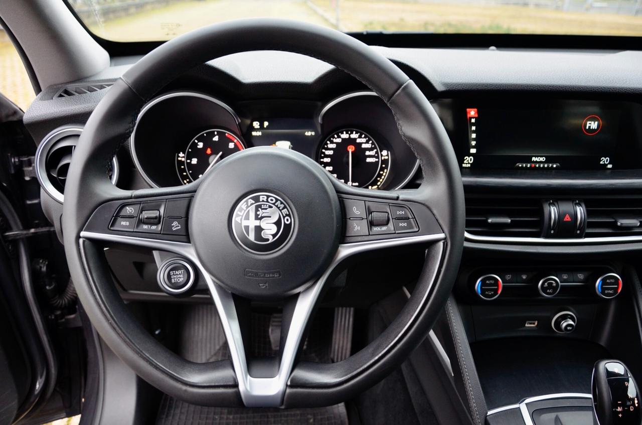 ALFA ROMEO STELVIO 2.2 t Q4 180cv AUTO, UFF ITALIANA, SERVICE CON FATTURE, 18", RETROCAMERA, PERMUTE