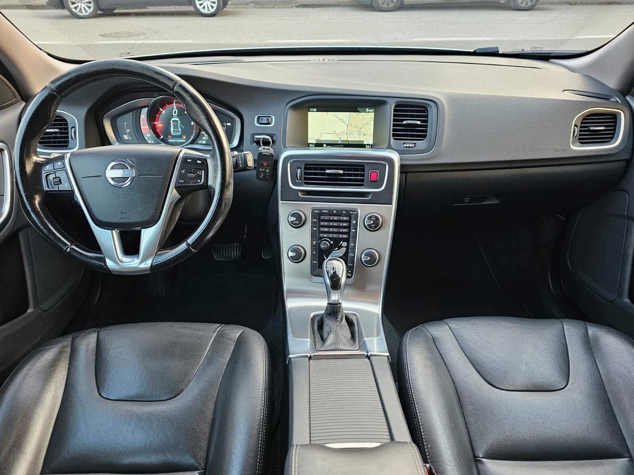 Volvo V60 2.0 D4 181cv Summum*Pelle*Navi*Pdc*Euro6*