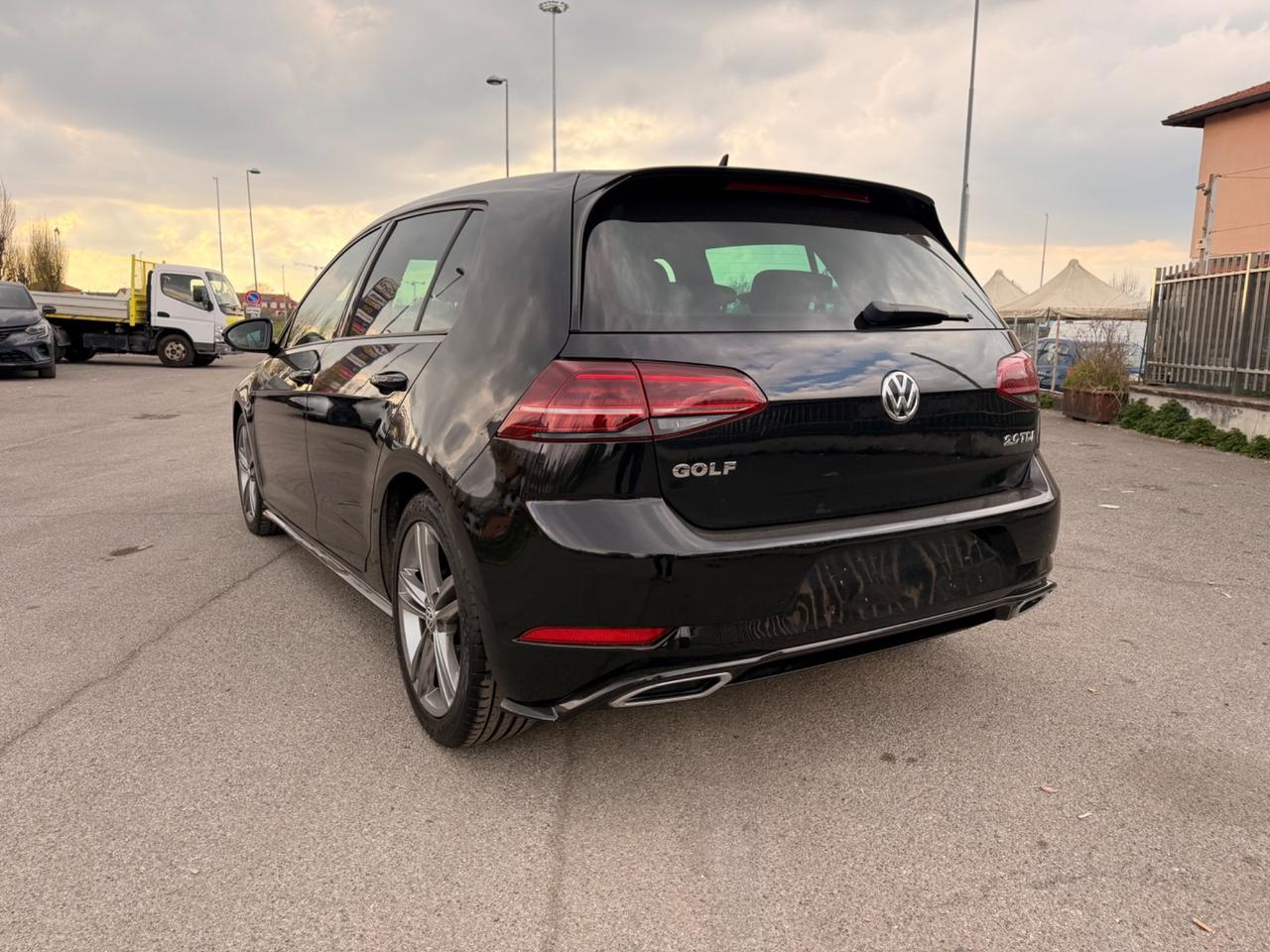 Volkswagen Golf 2.0 TDI DSG 5p. R-Line