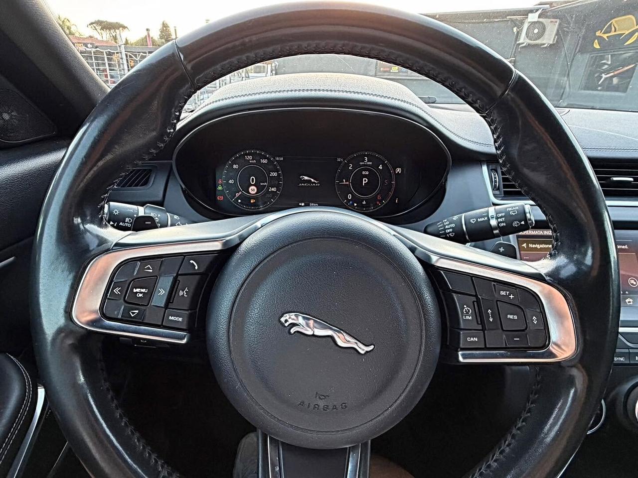 Jaguar E-Pace 2.0D 150 CV AWD aut. R-Dynamic HSE