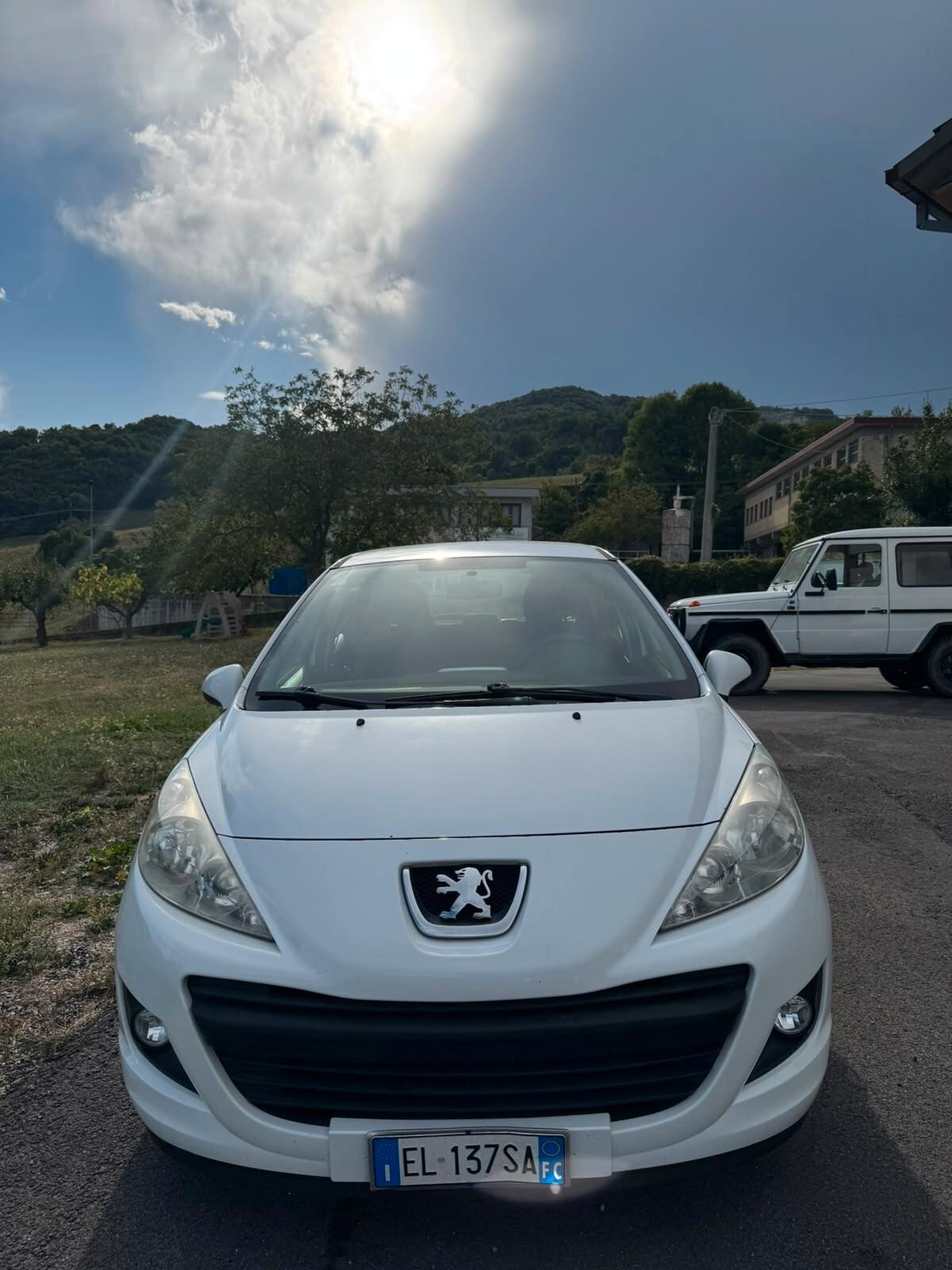 Peugeot 207 1.4 HDi 70CV 5p. Active
