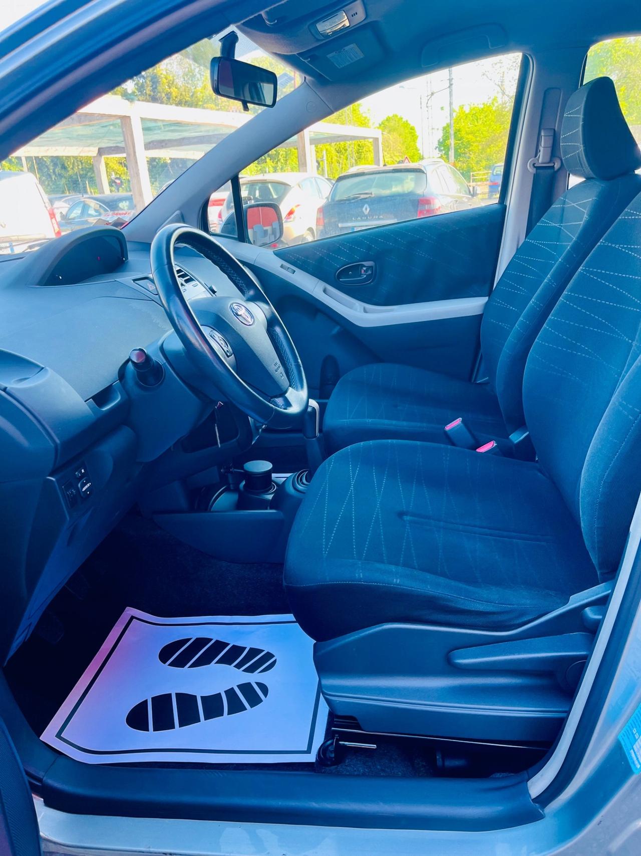 Toyota Yaris 1.0 5 porte