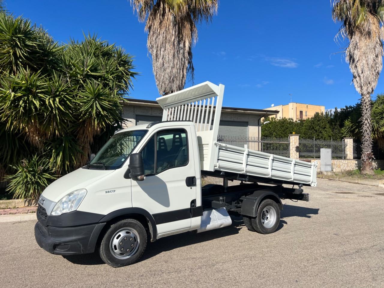 Iveco daily 35c17 ribaltabile trilaterale