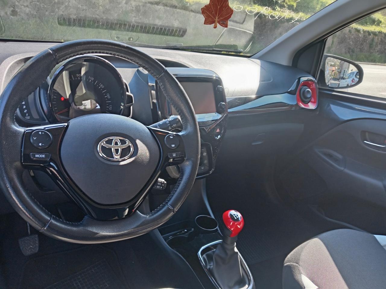 Toyota Aygo 1.0 VVT-i 69 CV 3 porte x-cool TSS