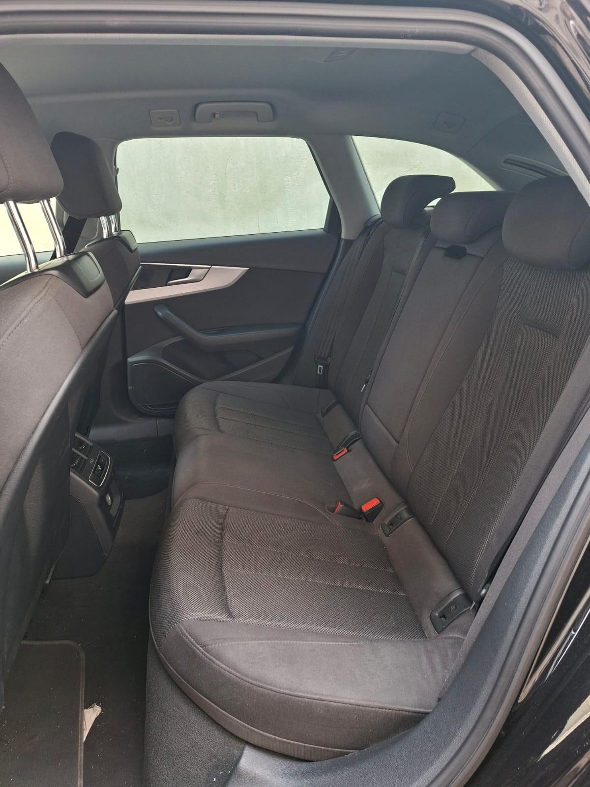 Audi A4 35 TDI/163 CV S tronic Business Advanced