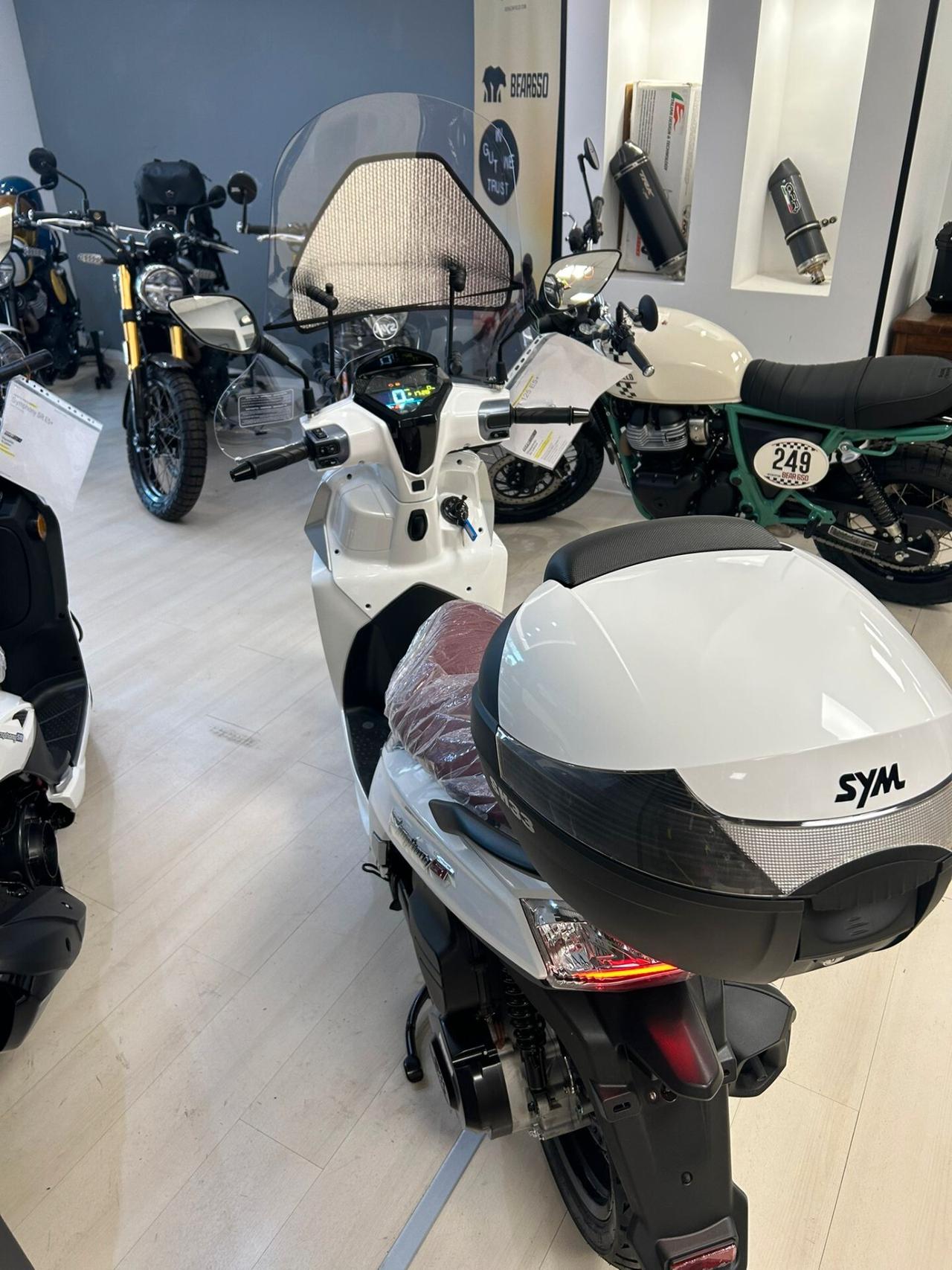 Sym Symphony 125 ST SCOOTER