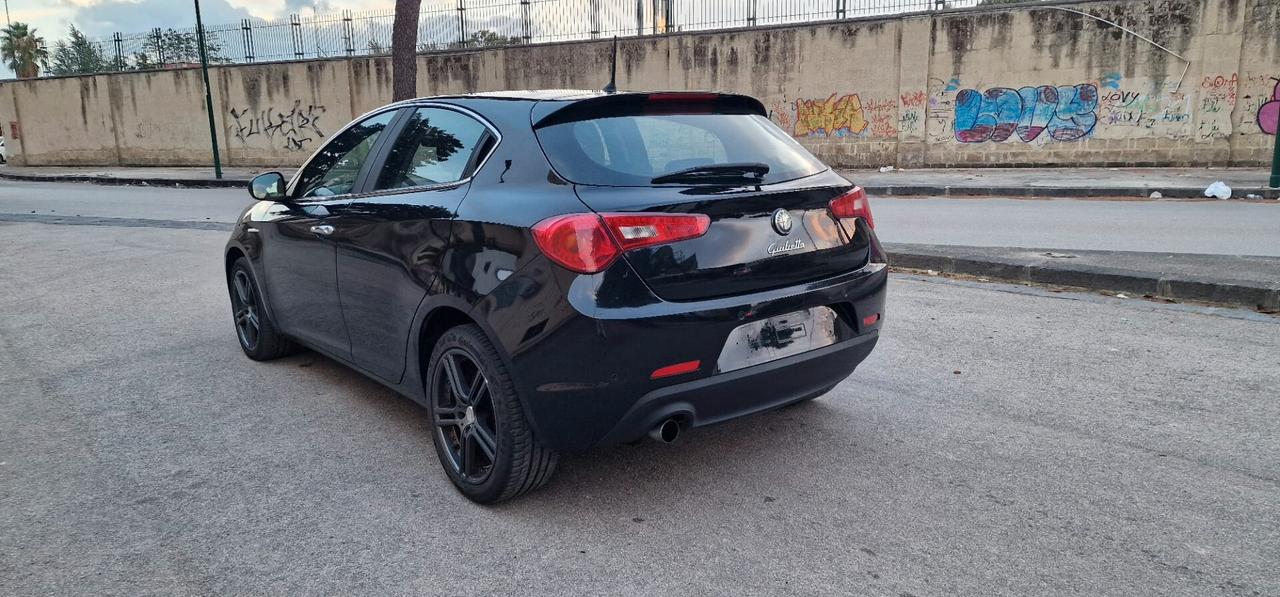 Alfa Romeo Giulietta 1.6 JTDm-2 105 CV Exclusive TOTAL BLACK