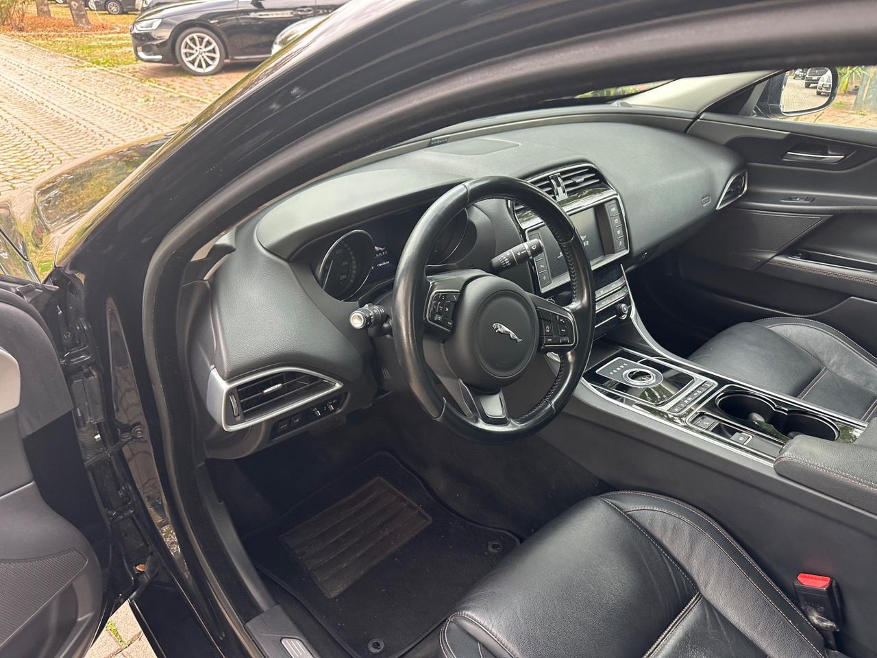 Jaguar XE 2.0 D Turbo 180CV Prestige Business Edition BELLISSIMA UNIPROPRIETARIO PERMUTABILE