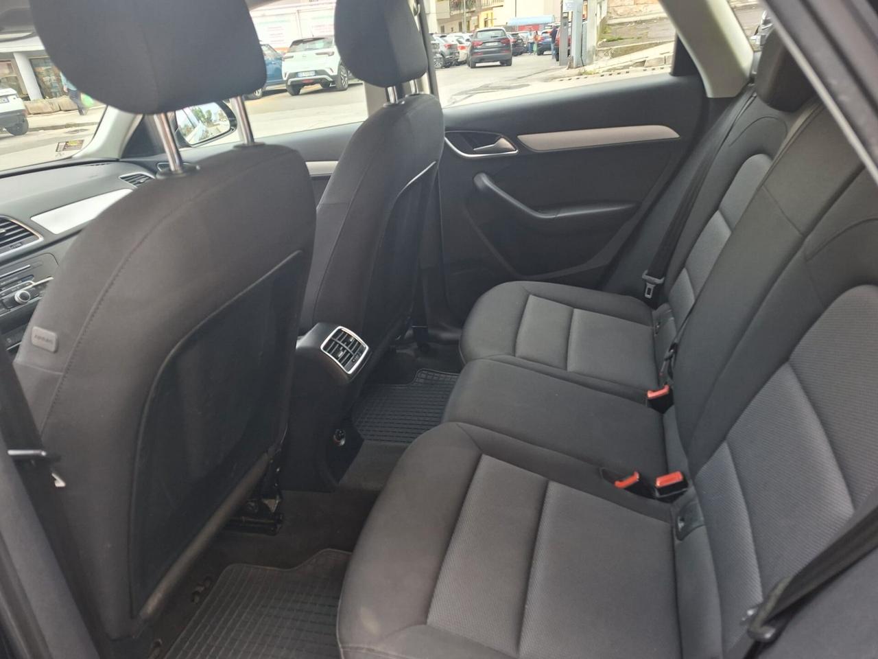 Audi Q3 2.0 TDI 150 CV Design * Navi * Full Led * Garantita 12 Mesi