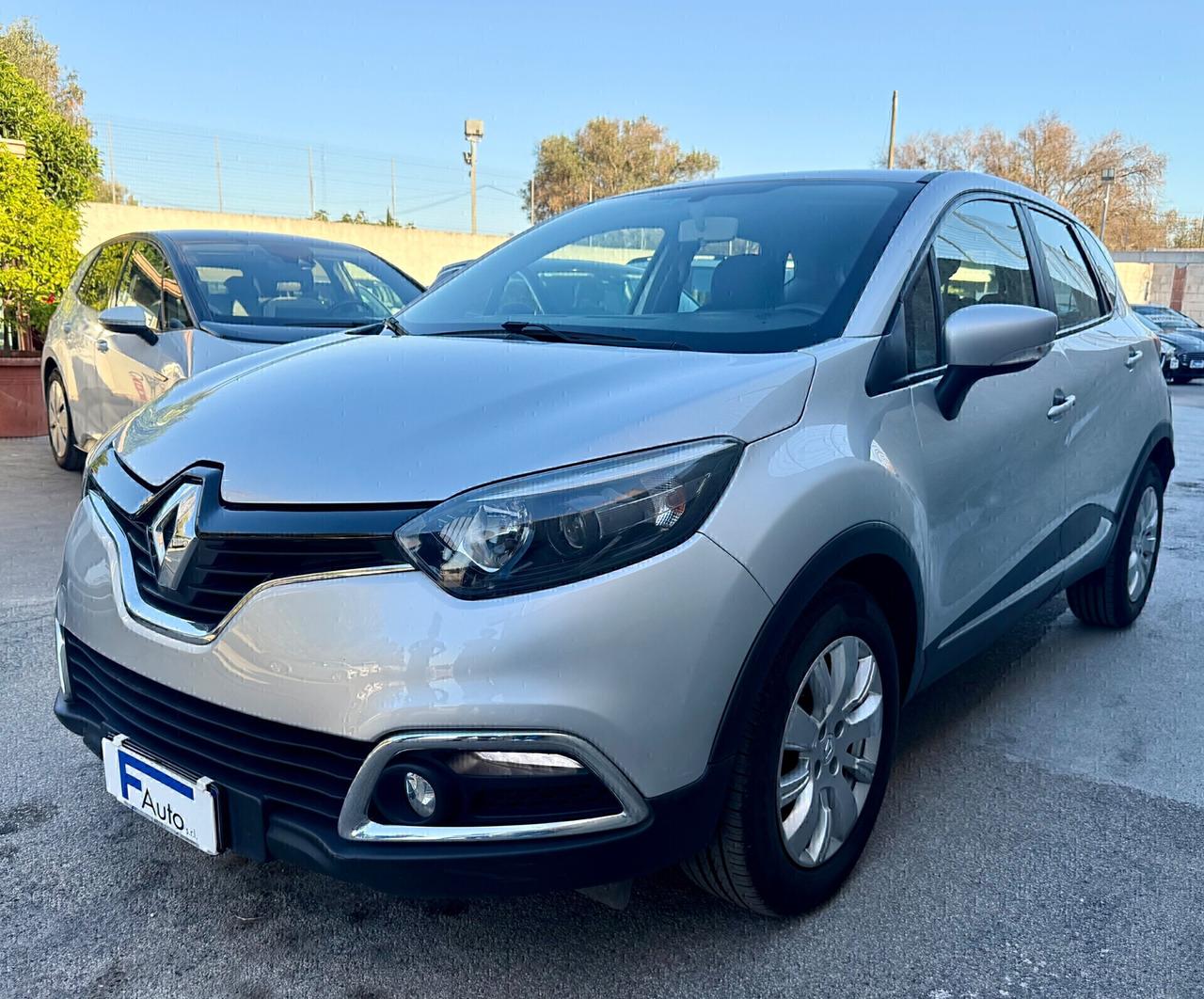 Renault Captur 1.5 dCi 8V 90 CV,Radio Touch Screen,KEYLESS,comandi al volante,cerchi in lega,Sensori di parcheggio,ecc,