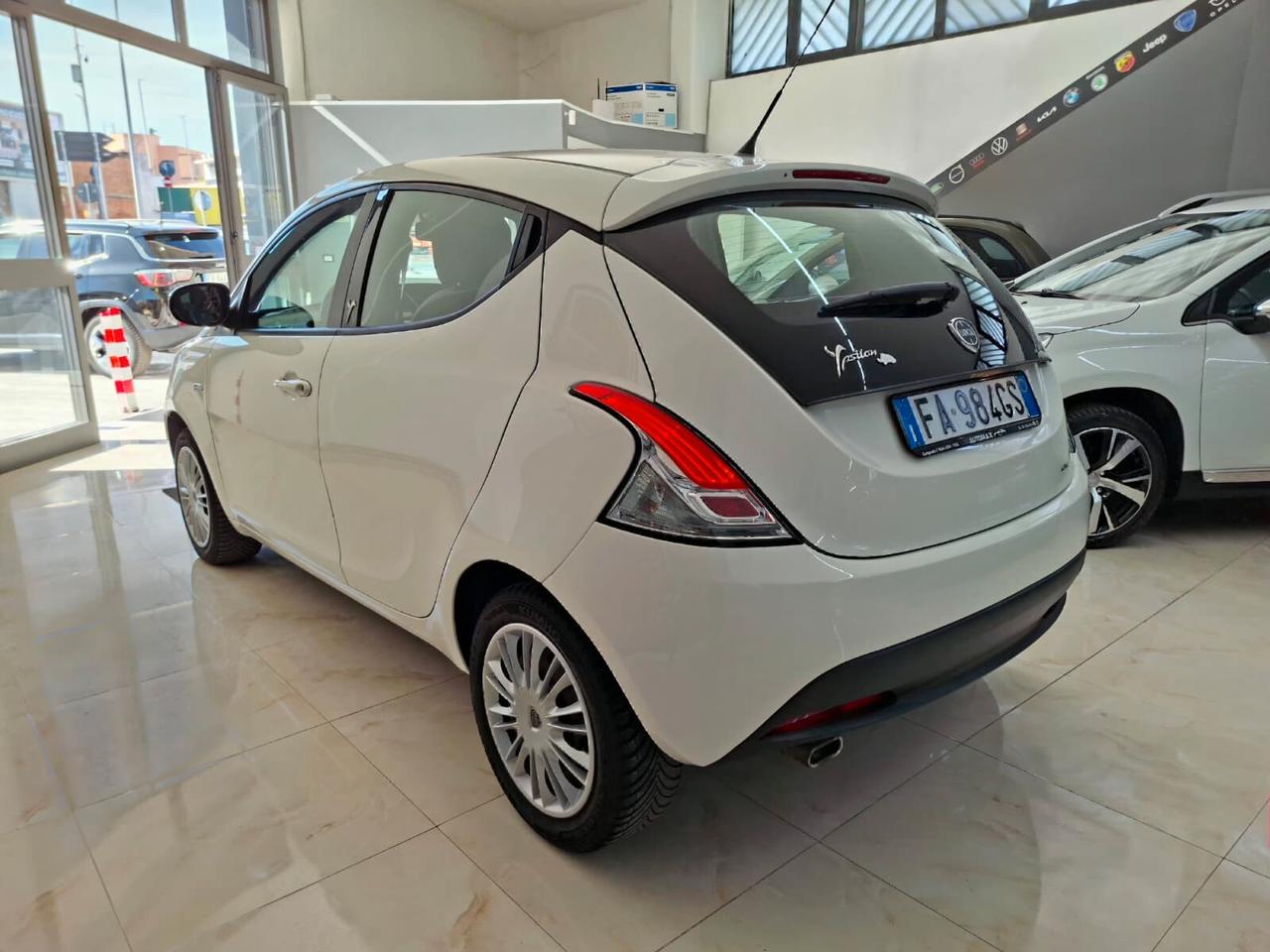 Lancia Ypsilon 1.2 69cv Elefantino 2015