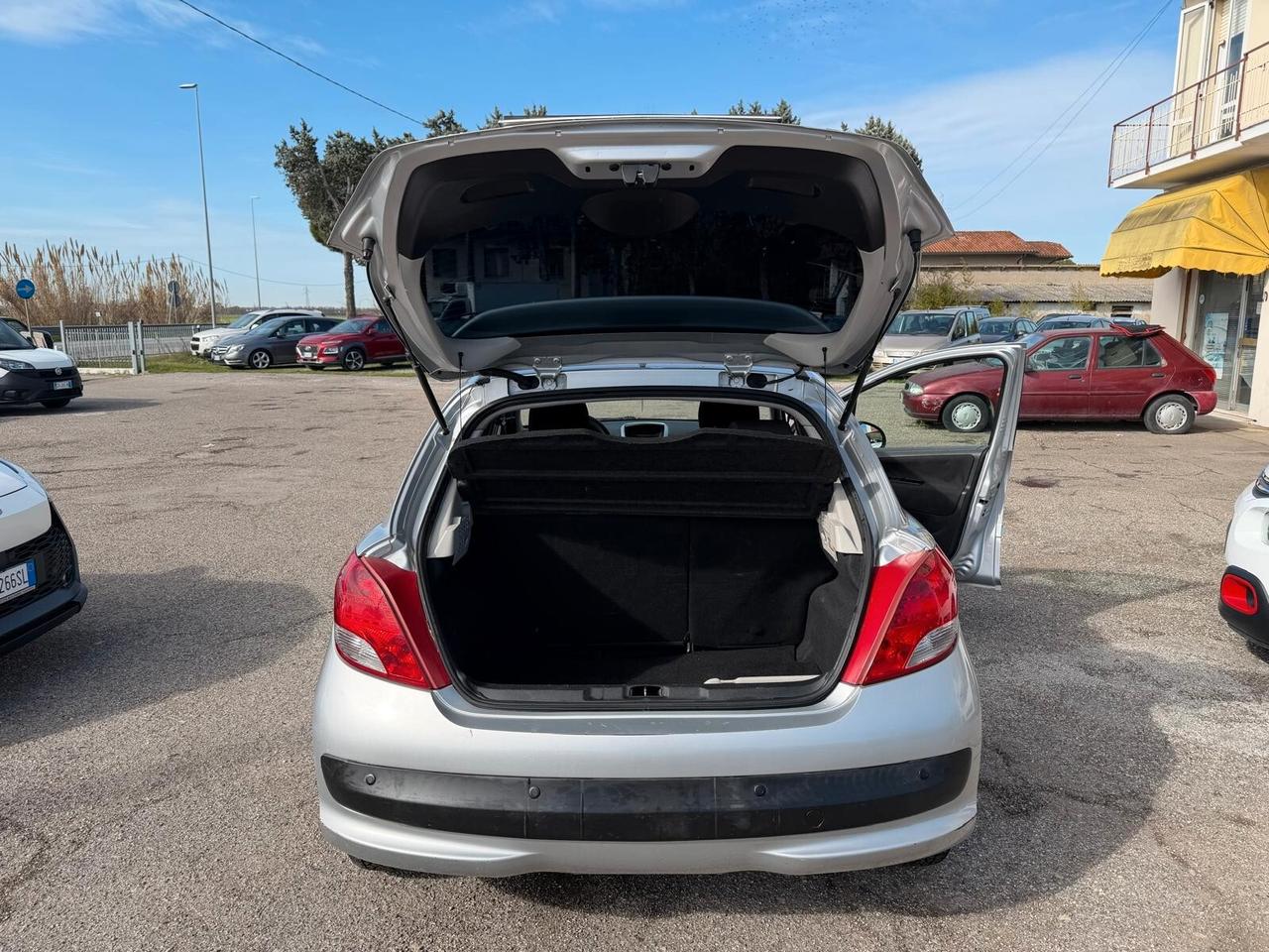 Peugeot 207 1.4 8V 75CV 5p. X Line ECO GPL