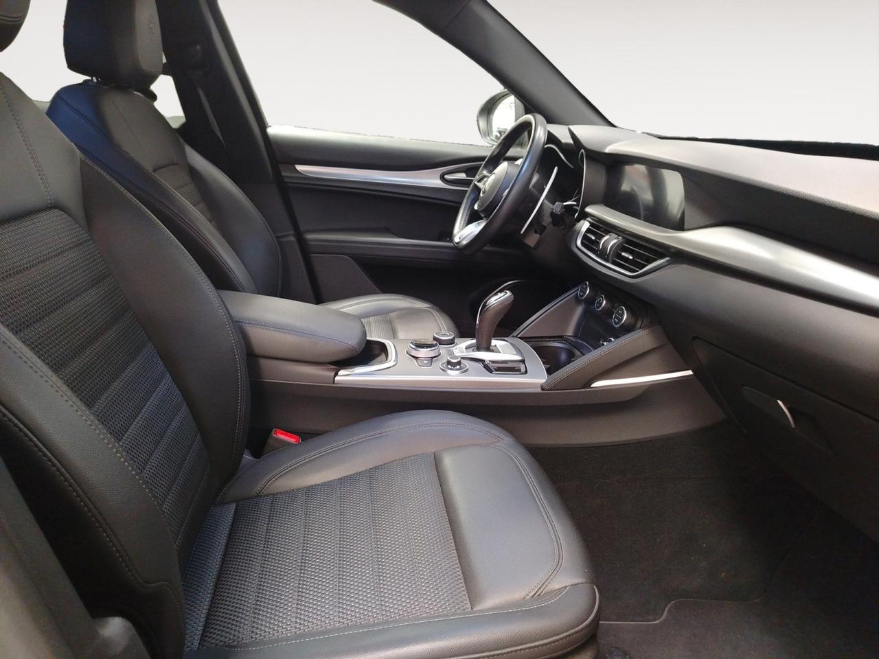 Alfa Romeo Stelvio 2.2 t Sprint rwd 160cv auto