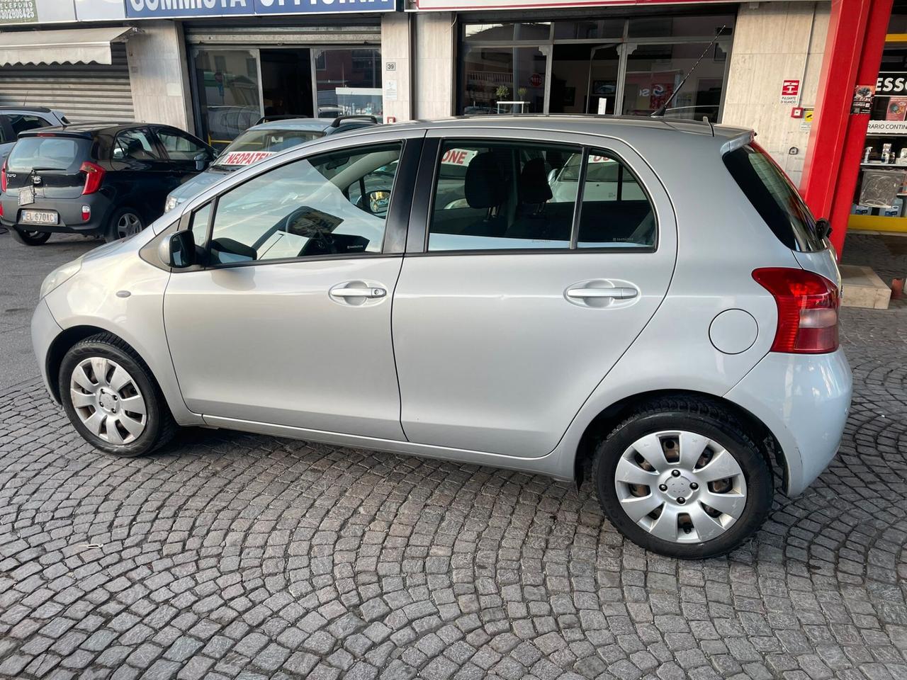Toyota Yaris 1.0 5 porte