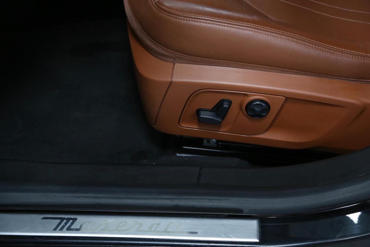 Maserati Ghibli V6 250cv Diesel auto