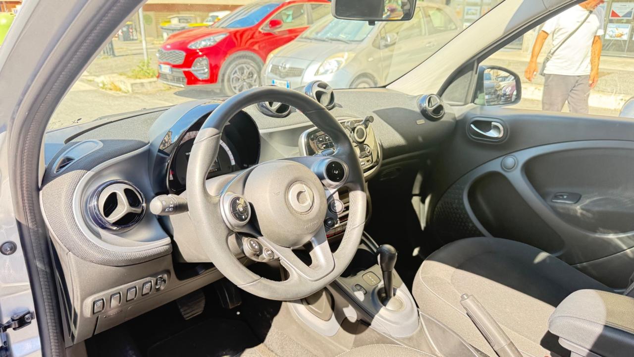 Smart ForFour 70 1.0 Passion LED PDC BLUETOOTH CERCHI 15 BRACCIOLO SEDILI RISCALDATI