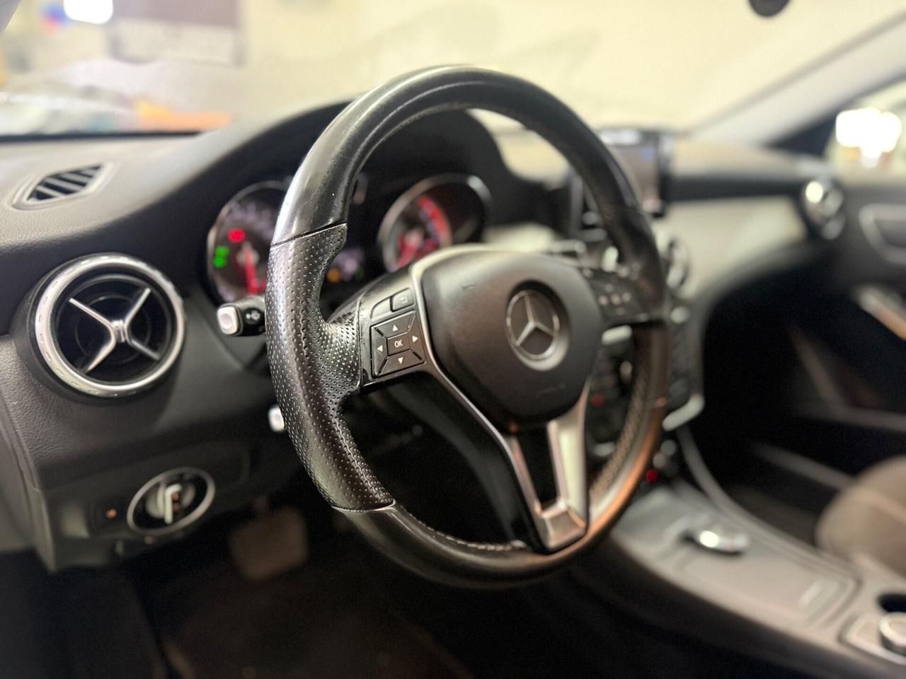 Mercedes-benz GLA 200 Automatic Premium