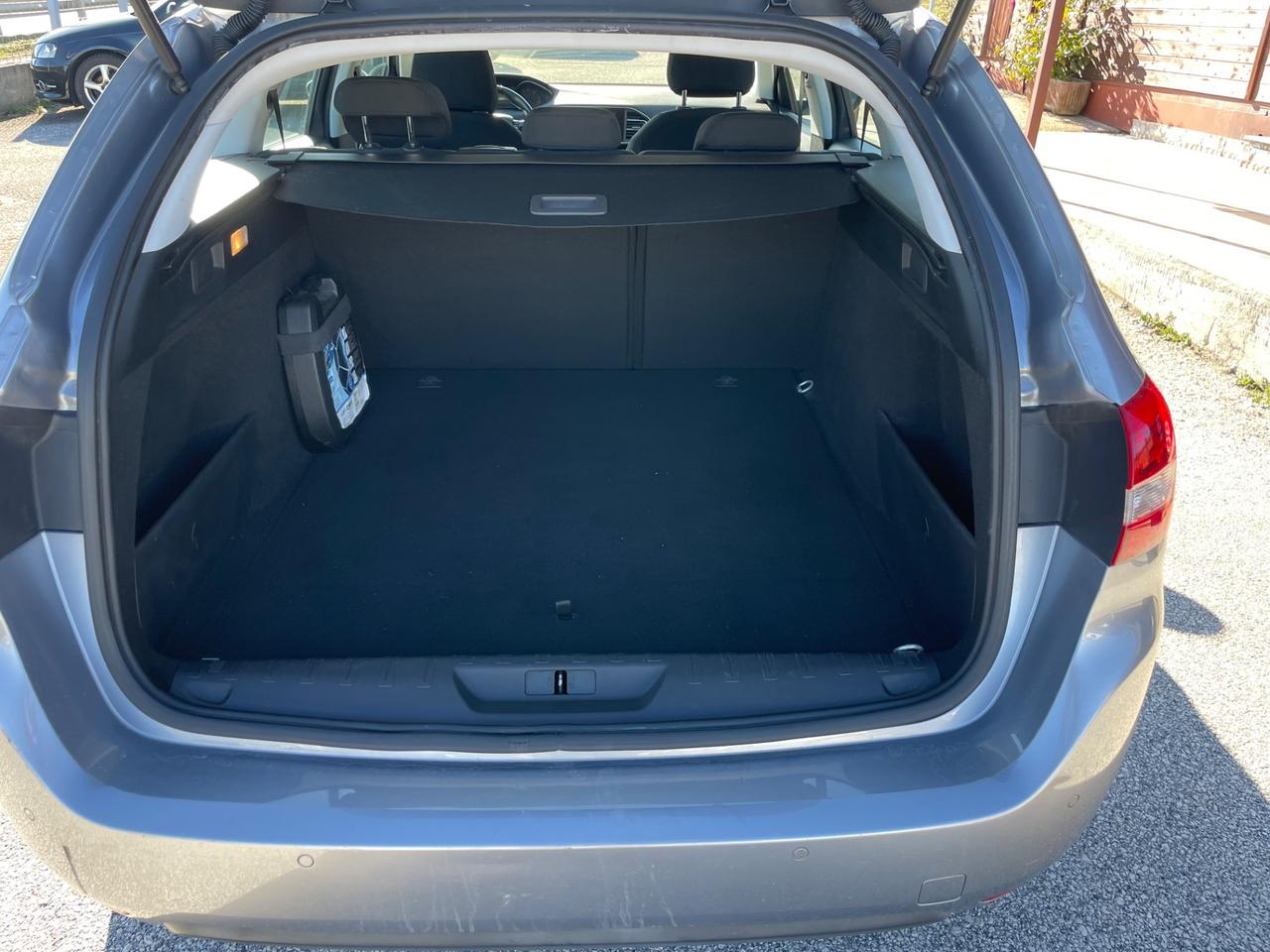 Peugeot 308 1.6 e-HDi 115 CV Stop&Start Business