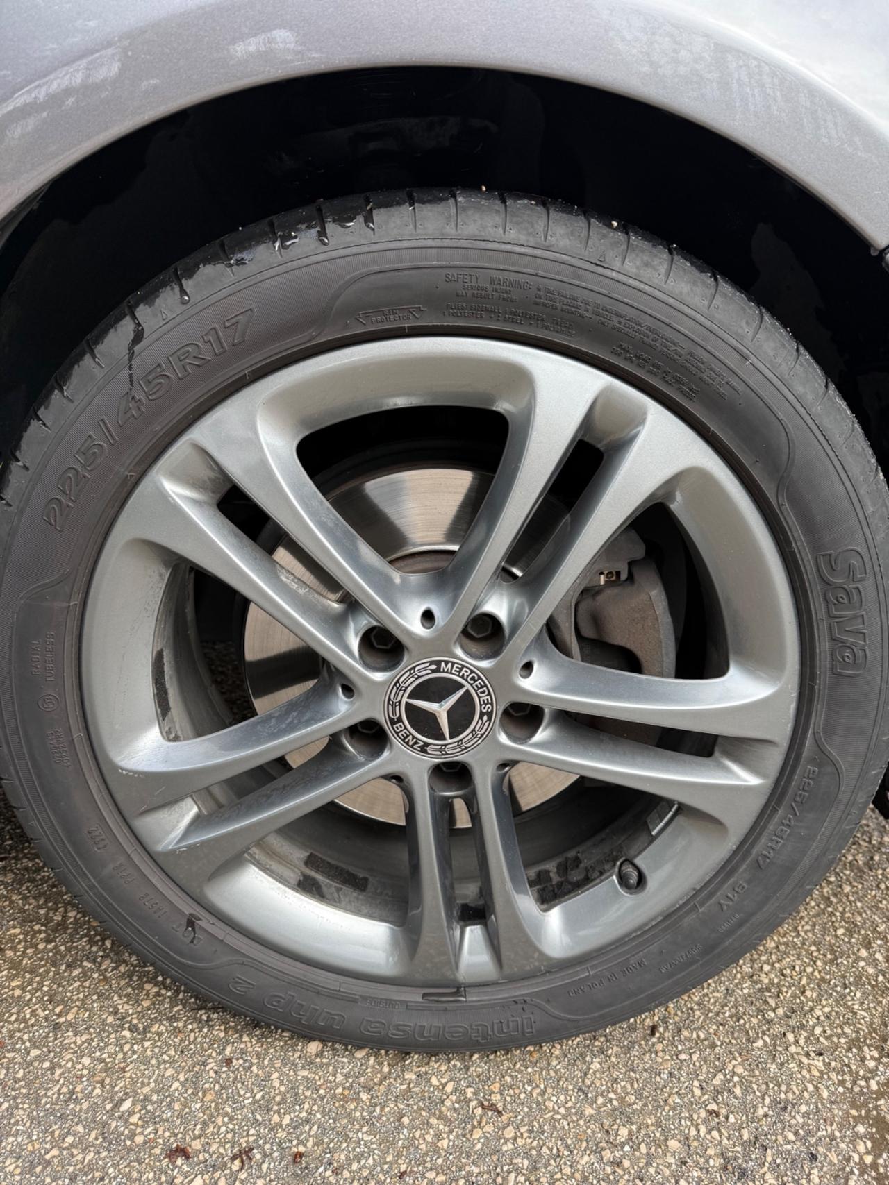 Mercedes-benz CLA 180 d Premium