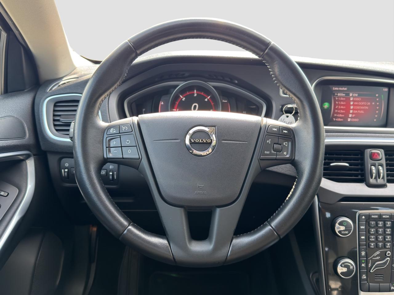 VOLVO V40 D2 Business