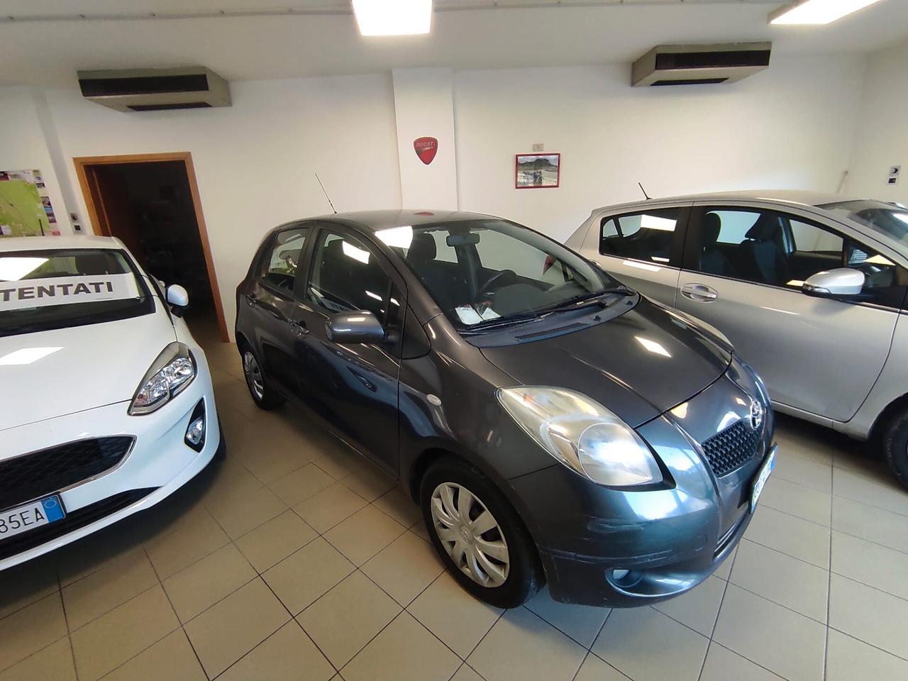Toyota Yaris 1.3 5 porte Navi