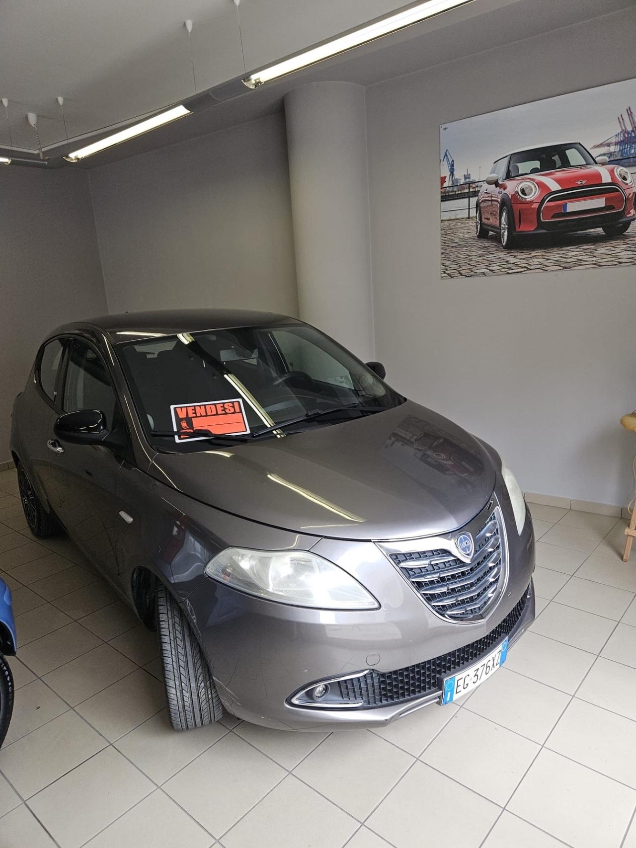 Lancia Ypsilon 1.2 69 CV Unyca