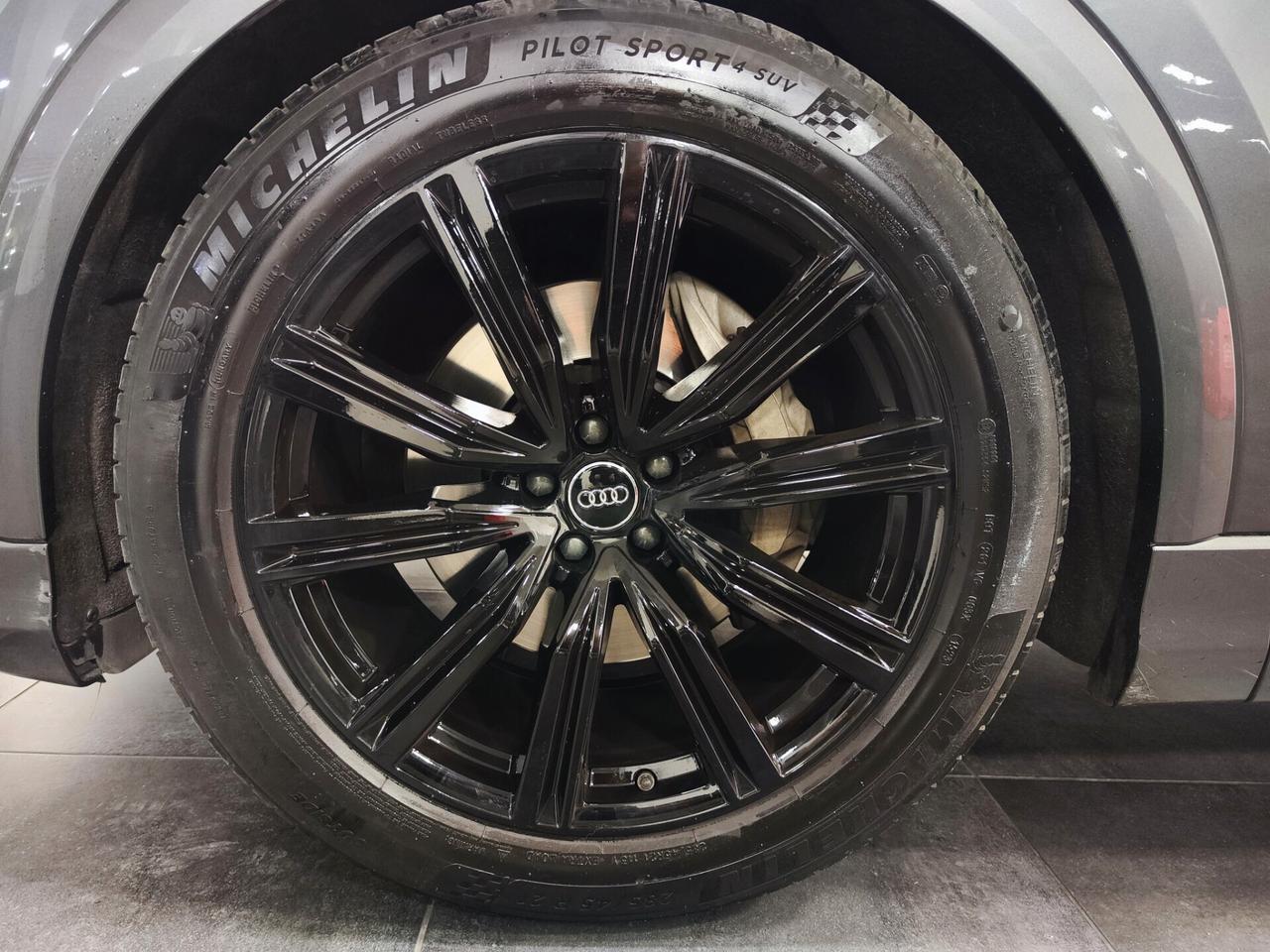 Audi Q8 50 TDI 286 CV quattro tiptronic S Line Tetto Matrix Night