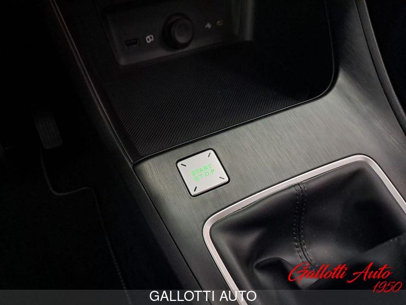 MG ZS 1.5 Standard-SENZA VINCOLI DI FINANZIAMENTO