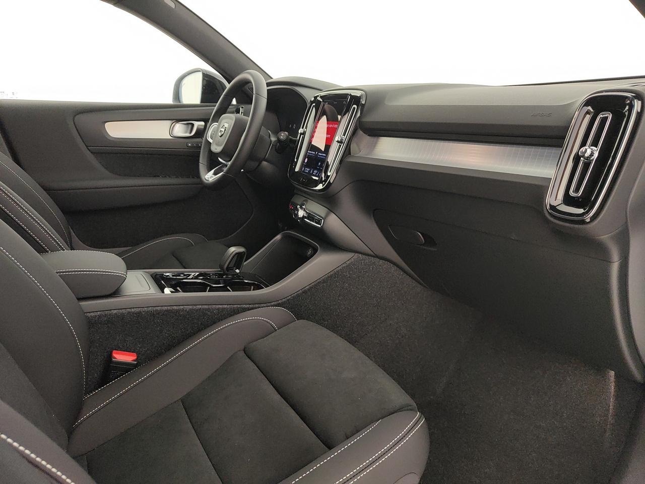 VOLVO XC40 2.0 b3 Ultra Black Edition auto