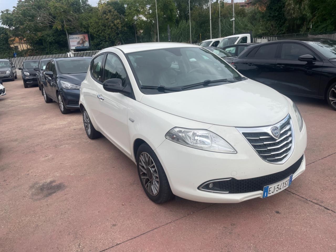 Lancia Ypsilon 1.3 MJT 16V 95 CV 5 porte S&S Silver