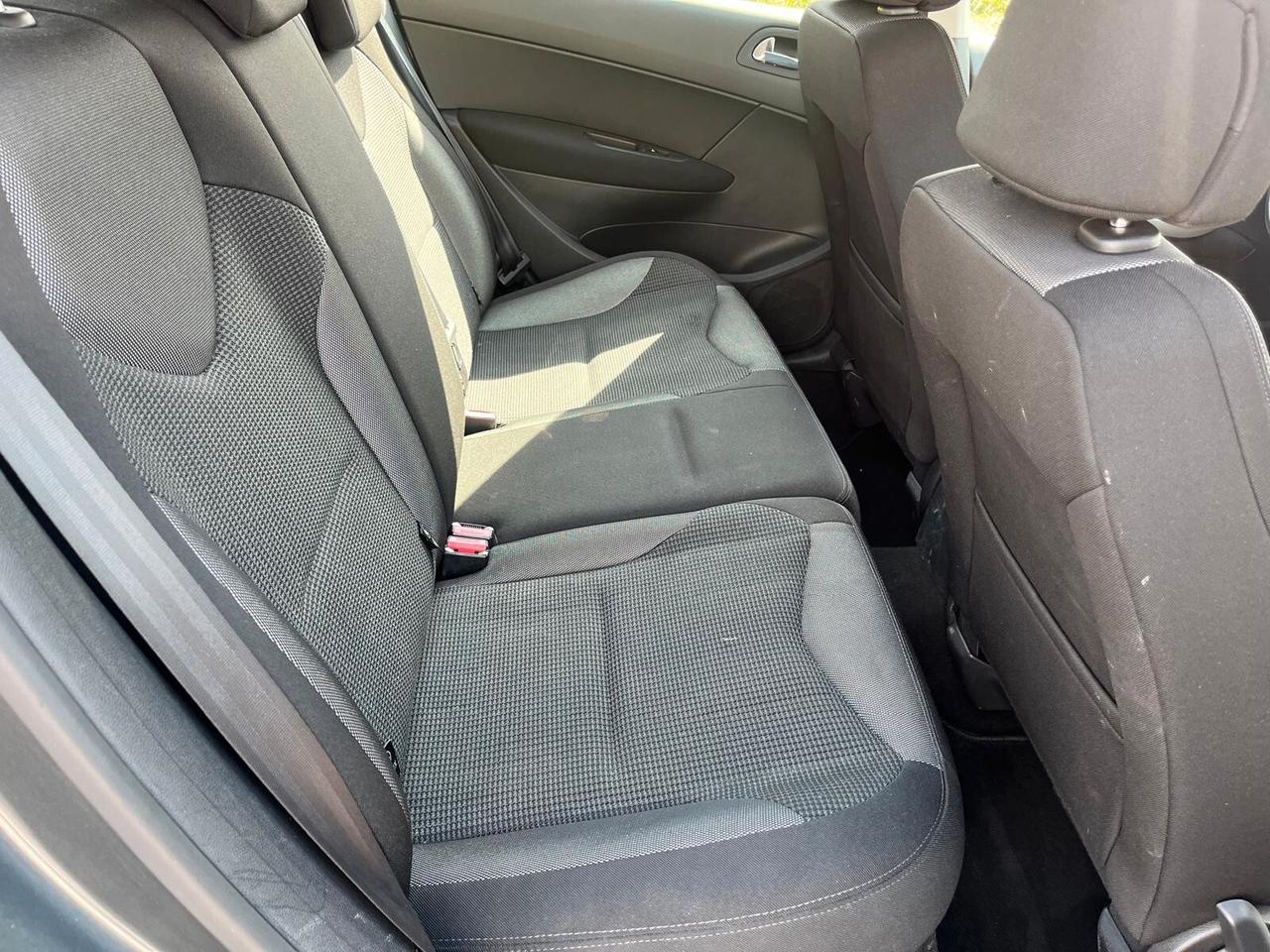 Peugeot 308 1.6 HDi 90CV 5p. Tecno