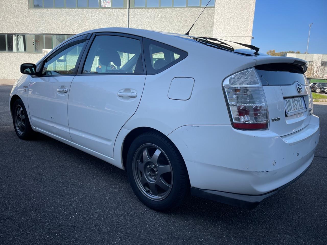 Toyota Prius 1.5ibrido 16V*Neopatentati*