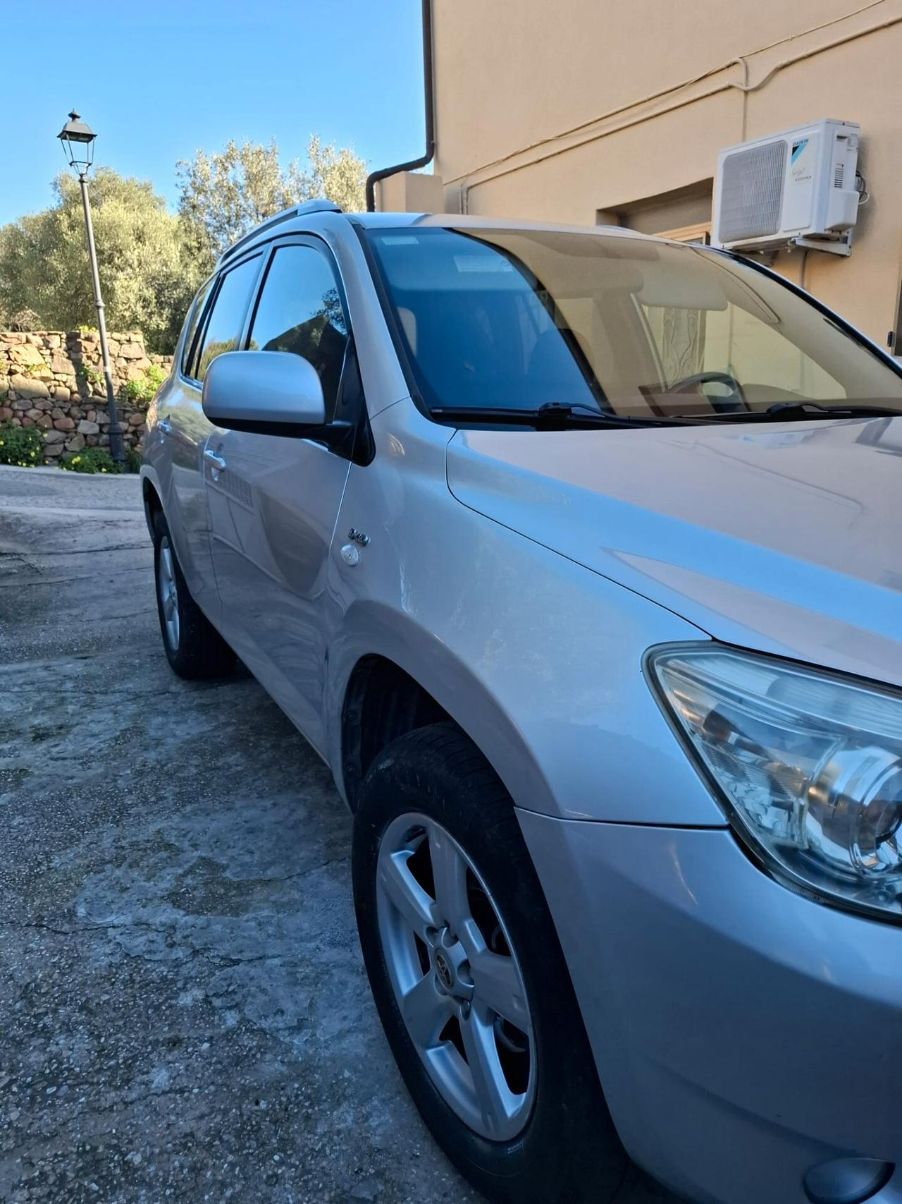 Toyota RAV 4 - 136 cv