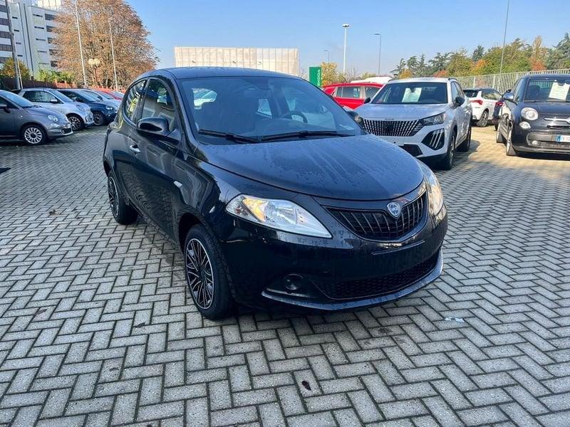 Lancia Ypsilon 1.0 FireFly 5 porte S&S Hybrid Oro