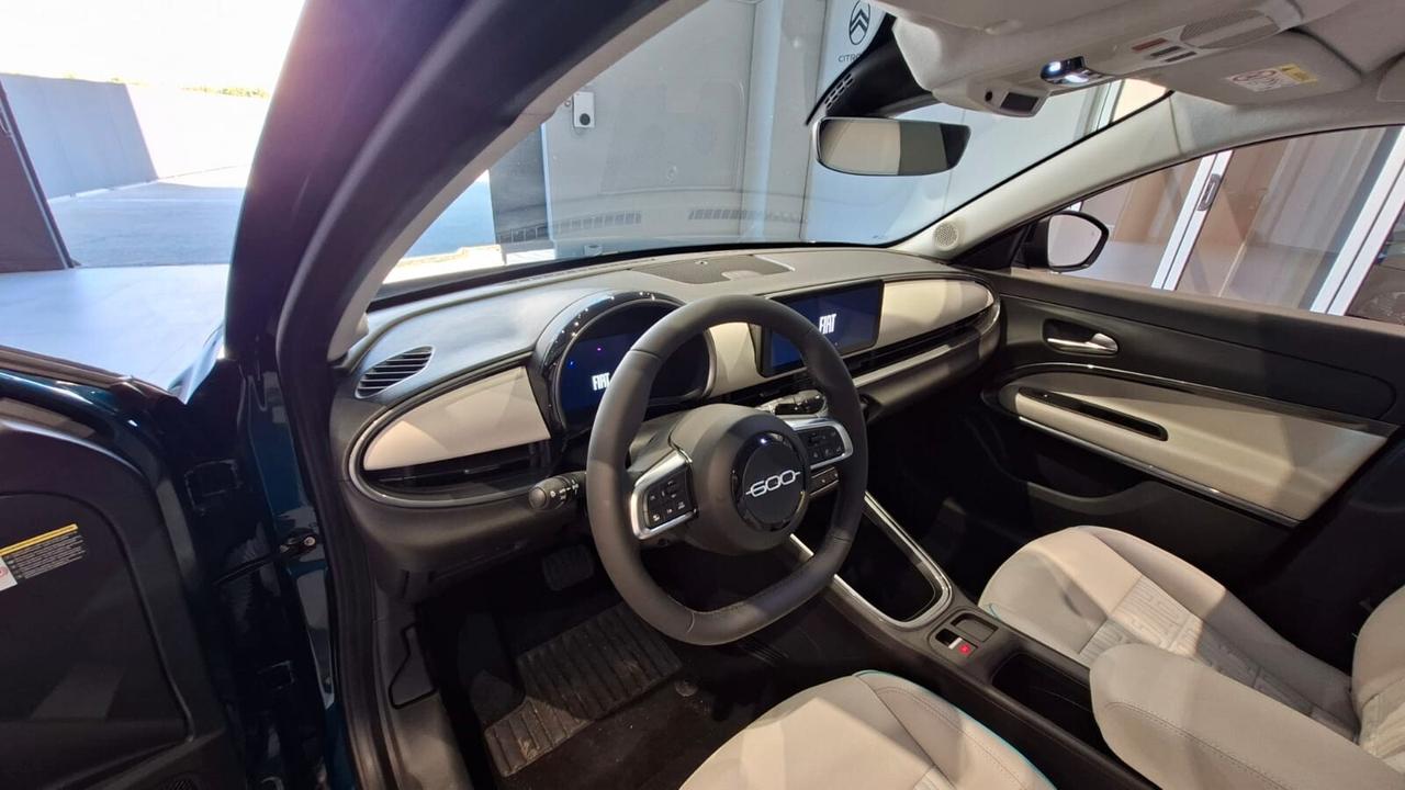 Fiat 600 Hybrid 110 CV DCT MHEV La Prima