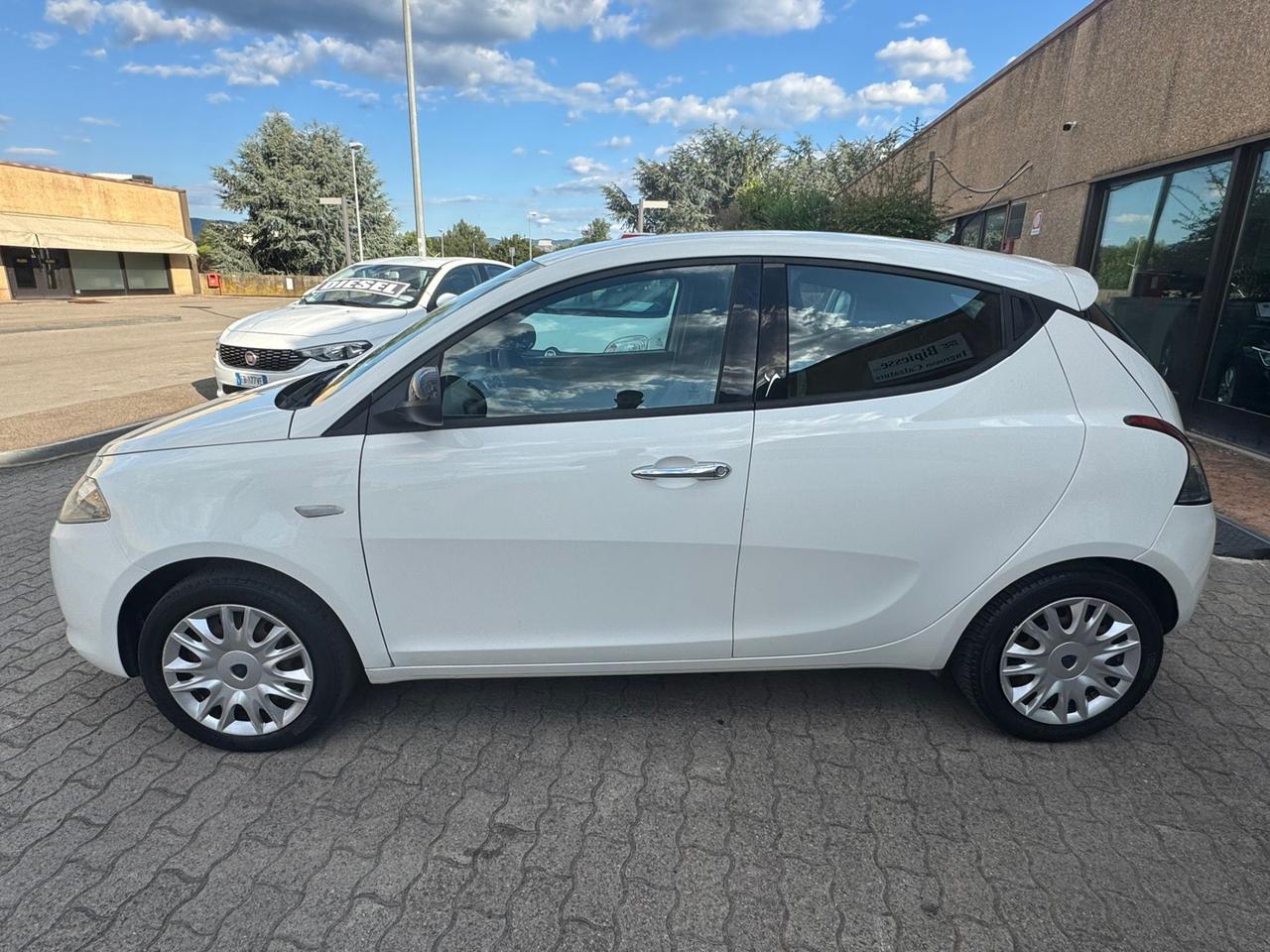Lancia Ypsilon 1.2 69 CV 5 porte S&S Platinum