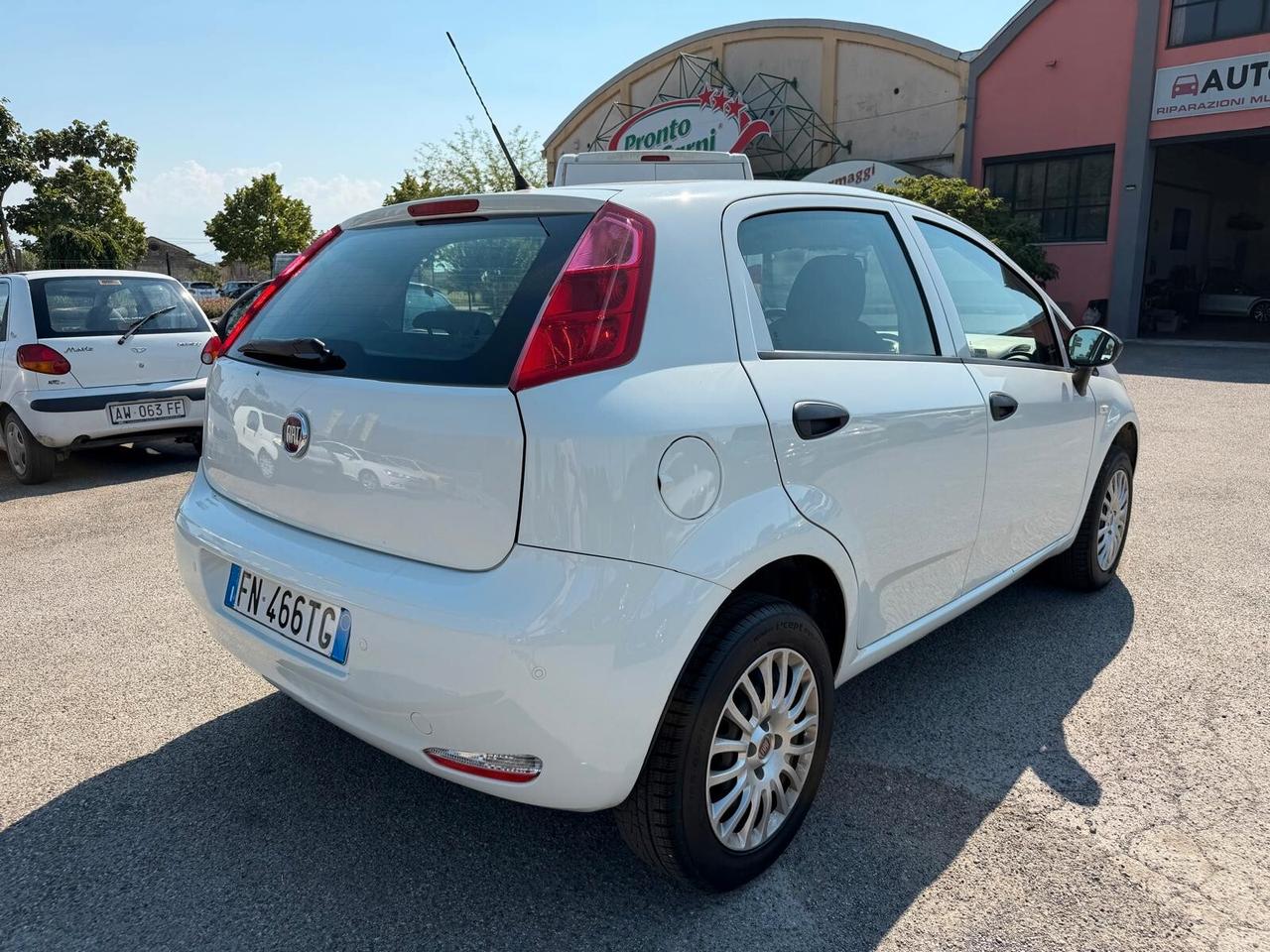 Fiat Punto 1.4 8V 5 porte Natural Power Street