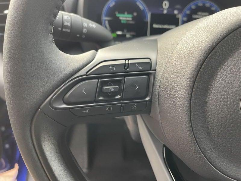 Toyota Yaris 1.5h 130 Lounge - NUOVO