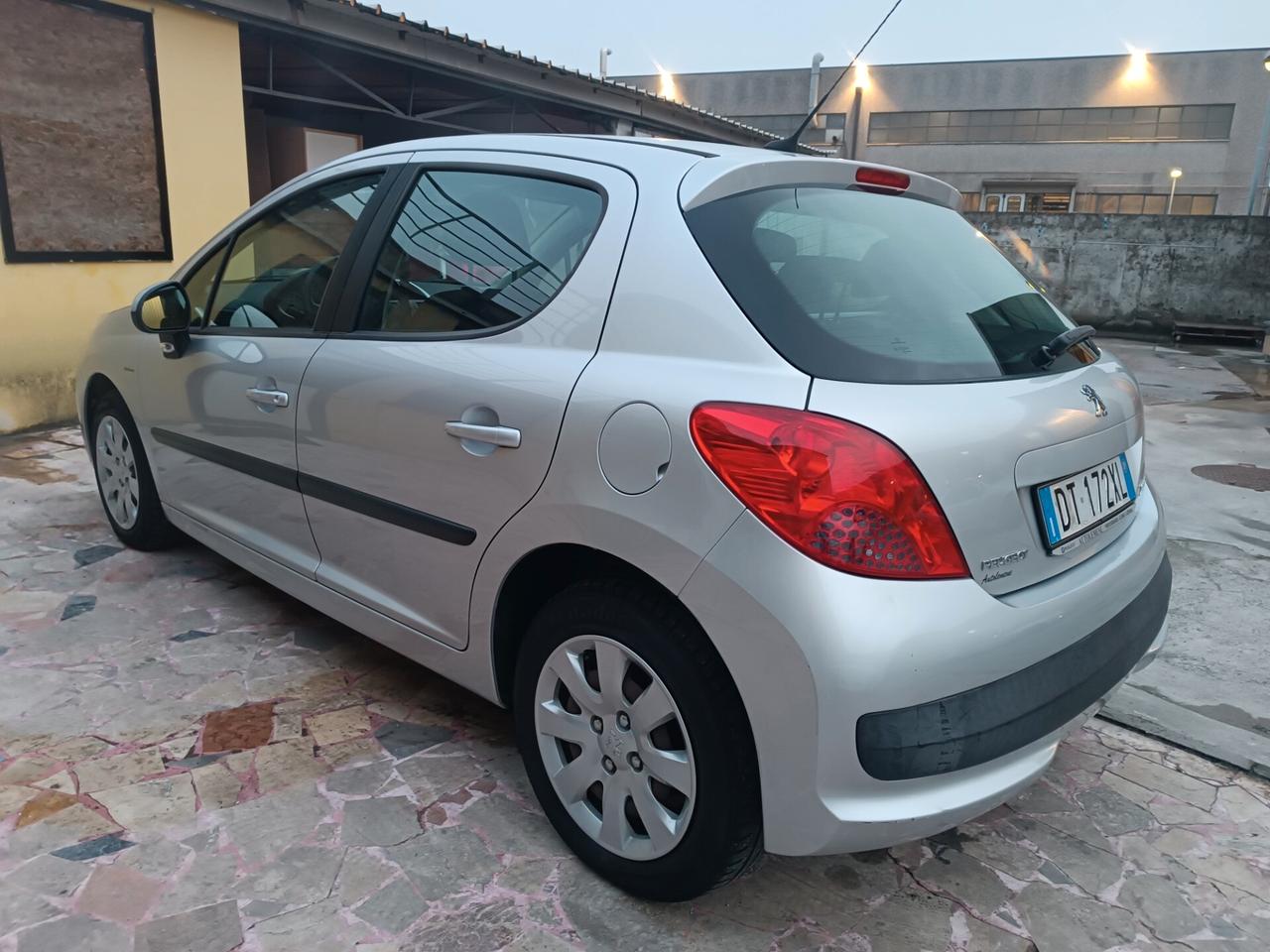 Peugeot 207 1.4 GPL garanzia