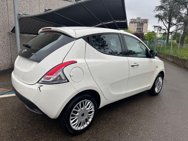 LANCIA Ypsilon 1.0 FireFly 5 porte Hybrid Silver