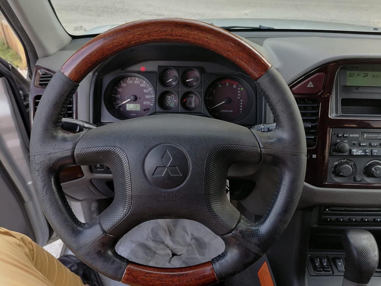 Mitsubishi Pajero 3.2 16V DI-D 5p. Automatica 7 posti