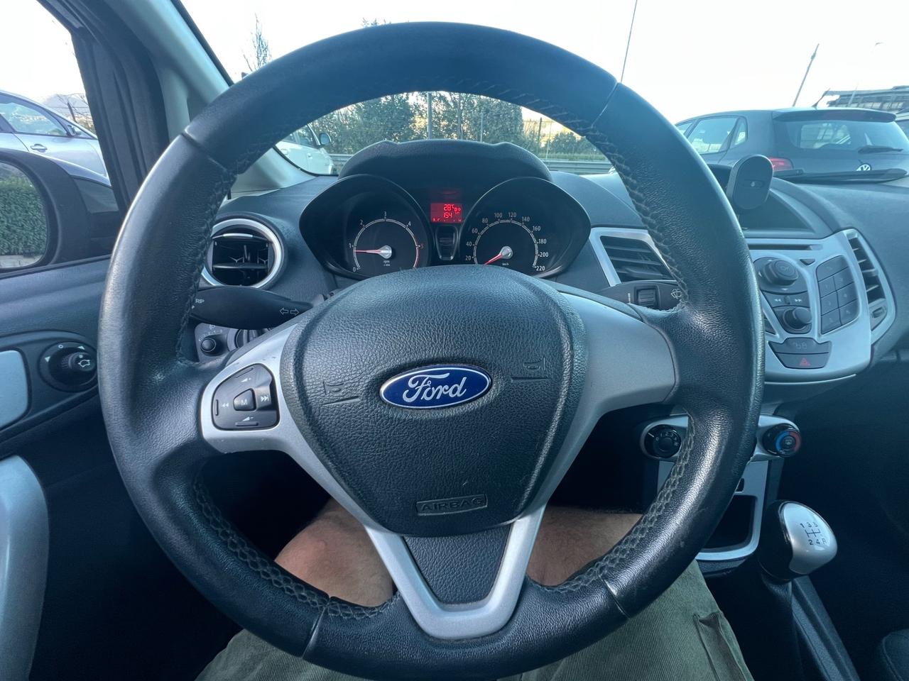 Ford Fiesta 1.4 TDCi 70CV 5 porte Titanium